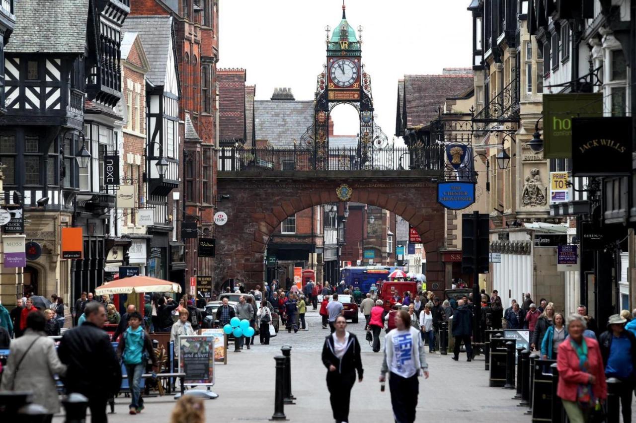 Beautiful Apartment On The Historic Rows Chester Exterior foto